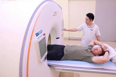 Bệnh viện Đa khoa Tâm Anh chăm sóc chuyên sâu những “đôi chân triệu đô” của bóng đá Anh