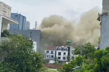 Cháy khu bếp khách sạn, nhiều người đang cách ly hoảng loạn