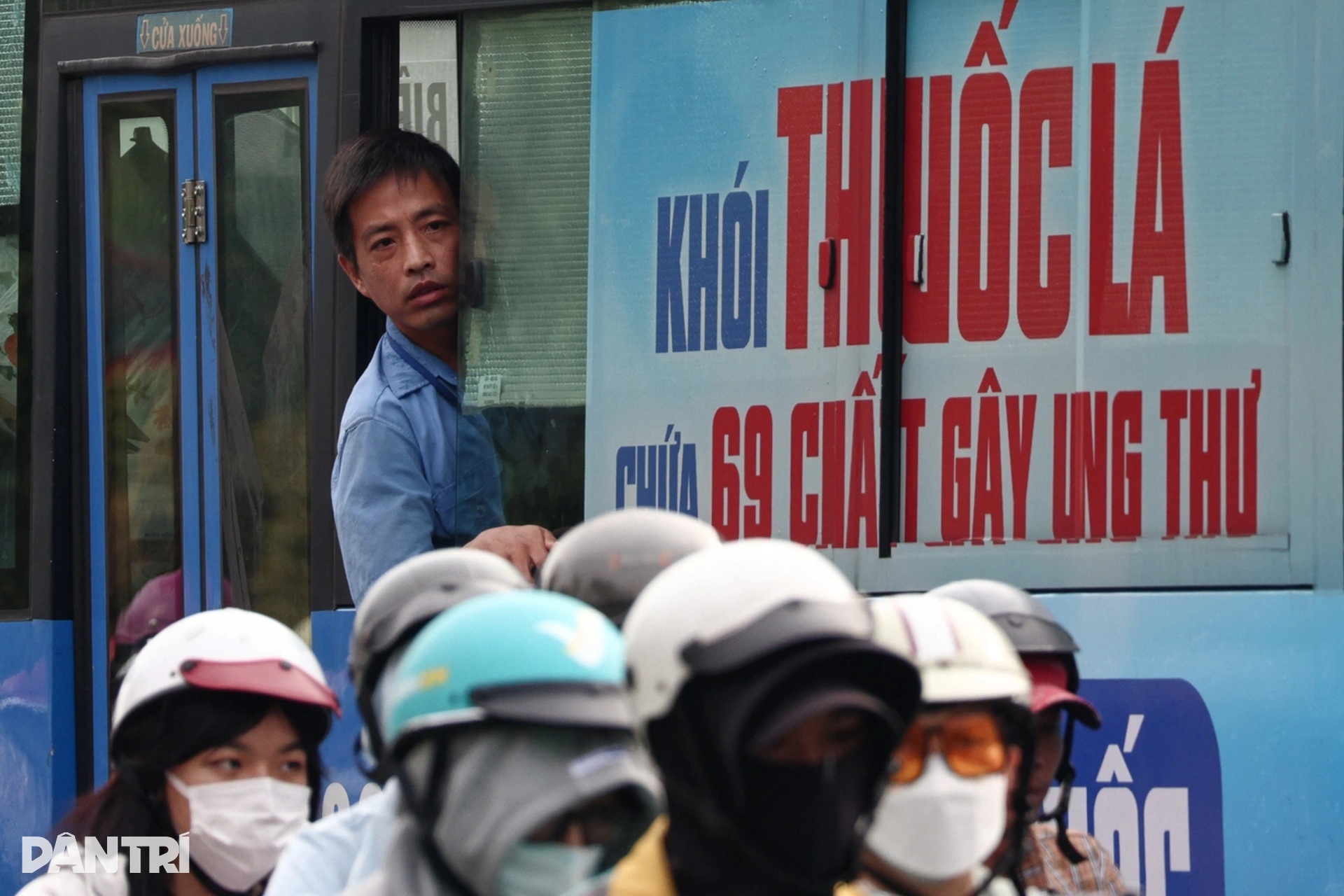 Kẹt xe không lối thoát trong sáng đầu tuần ở cửa ngõ TPHCM - 9 Kẹt xe không lối thoát trong sáng đầu tuần ở cửa ngõ TPHCM - 9
