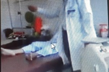 Bác sỹ “đuổi” bệnh nhân bị chuyển xuống làm hành chính, kỷ luật cảnh cáo