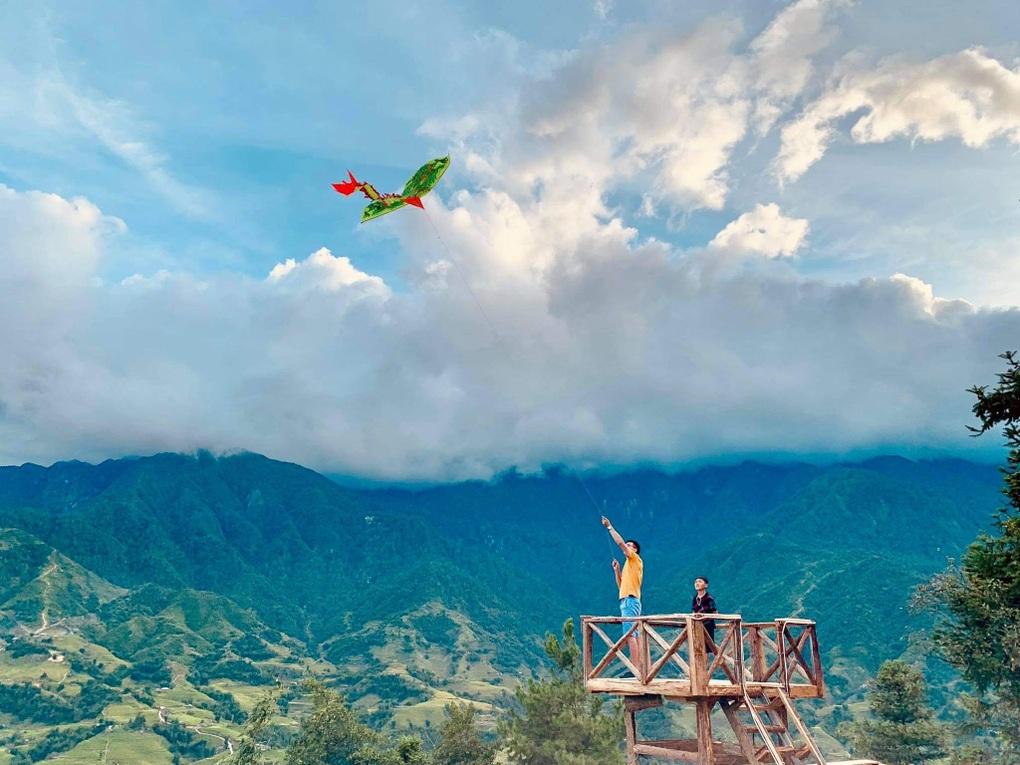 Sa Pa cháy phòng sát lễ 2/9, du khách chật vật tìm chỗ ở - 2 Sa Pa cháy phòng sát lễ 2/9, du khách chật vật tìm chỗ ở - 2