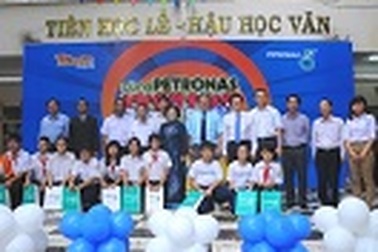 PETRONAS tiếp tục là nhà tài trợ cuộc thi “Cùng PETRONAS khám phá thế giới” 2013