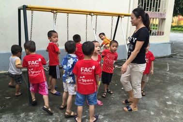 8 bé trai từng bị bán qua biên giới đã có gia đình mới