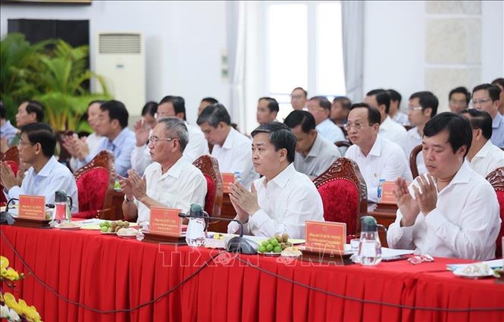 Thủ tướng: Gỡ nút thắt, thúc đẩy các dự án cao tốc và vốn ODA ở Đồng bằng sông Cửu Long - 4 Thủ tướng: Gỡ nút thắt, thúc đẩy các dự án cao tốc và vốn ODA ở Đồng bằng sông Cửu Long - 4