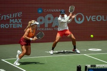 Cặp đôi pickleball số một thế giới bội thu danh hiệu tại giải đấu ở Mỹ