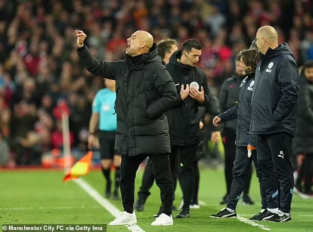 Man City thua đau trước Liverpool, HLV Pep Guardiola chỉ trích trọng tài - 2 Man City thua đau trước Liverpool, HLV Pep Guardiola chỉ trích trọng tài - 2