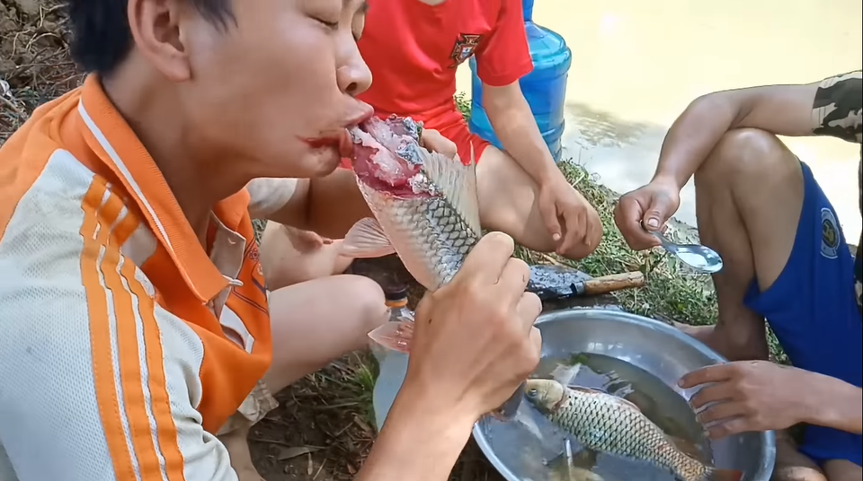 Nội dung bẩn tràn lan internet: Bố mẹ cần làm gì để bảo vệ con trẻ? - 1 Nội dung bẩn tràn lan internet: Bố mẹ cần làm gì để bảo vệ con trẻ? - 1