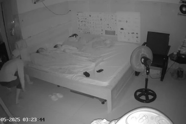 Người phụ nữ đứng tim xem lại camera: Trộm mò vào nhà lúc 3h sáng