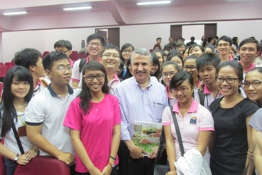 Tác giả “Thế giới phẳng”: 4 lời khuyên dành cho sinh viên Việt Nam