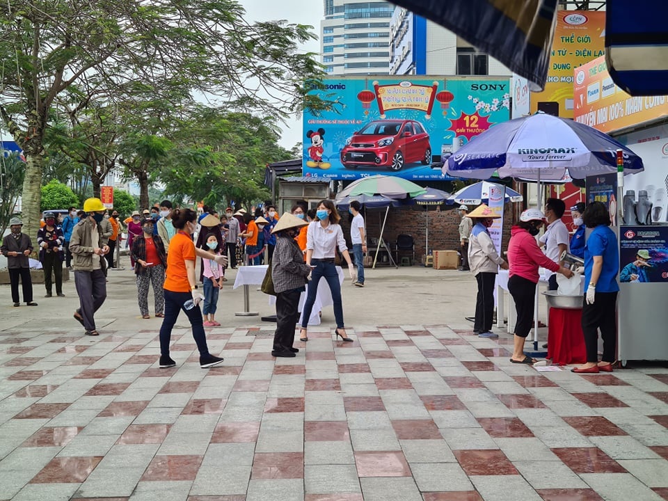 Ra đời trong đại dịch, ATM gạo cam kết phục vụ đến... hết năm - 8 Ra đời trong đại dịch, ATM gạo cam kết phục vụ đến... hết năm - 8