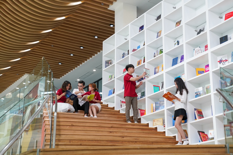 Học phí Đại học VinUni 3,2 tỷ đồng/khóa: Đã có hàng ngàn hồ sơ dự tuyển - 2 Học phí Đại học VinUni 3,2 tỷ đồng/khóa: Đã có hàng ngàn hồ sơ dự tuyển - 2