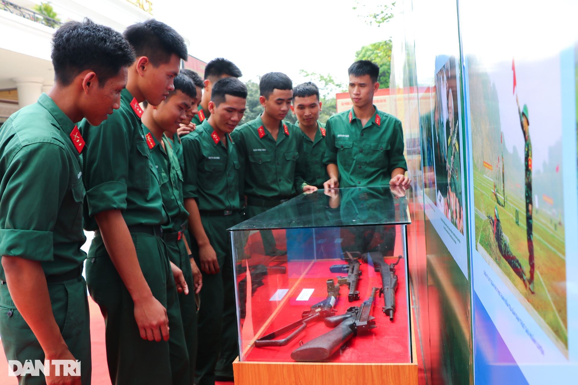 Nhiều hiện vật gốc tái hiện 56 ngày đêm khoét núi, ngủ hầm - 14 Nhiều hiện vật gốc tái hiện 56 ngày đêm khoét núi, ngủ hầm - 14