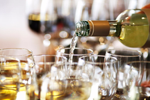 Mắc sai lầm này khi uống rượu bia, cánh mày râu dễ gặp họa