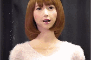 Giật mình nhìn robot Erica như người thật