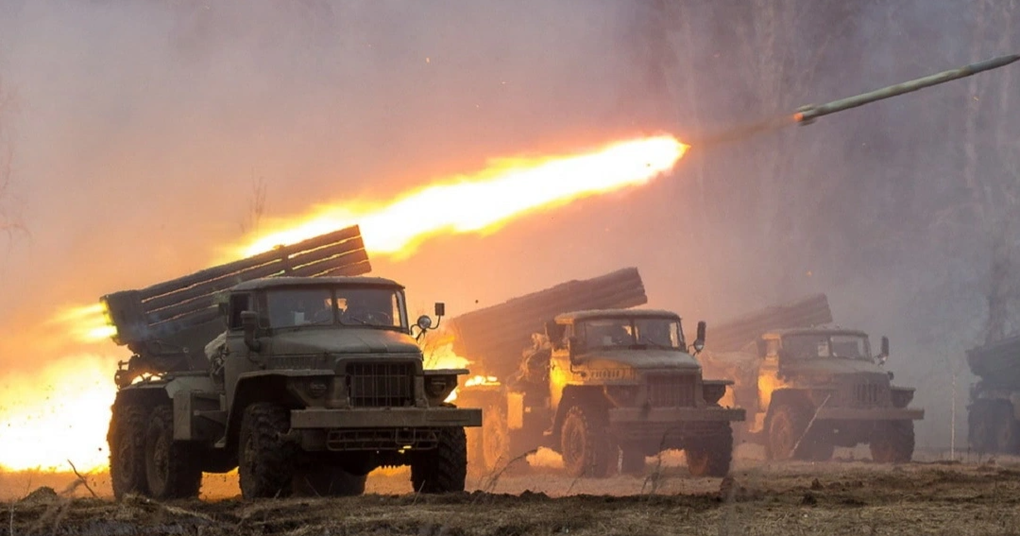 Nga huy động 100 pháo phản lực, buộc quân Ukraine ở Lysychansk phải rút lui - 1 Nga huy động 100 pháo phản lực, buộc quân Ukraine ở Lysychansk phải rút lui - 1