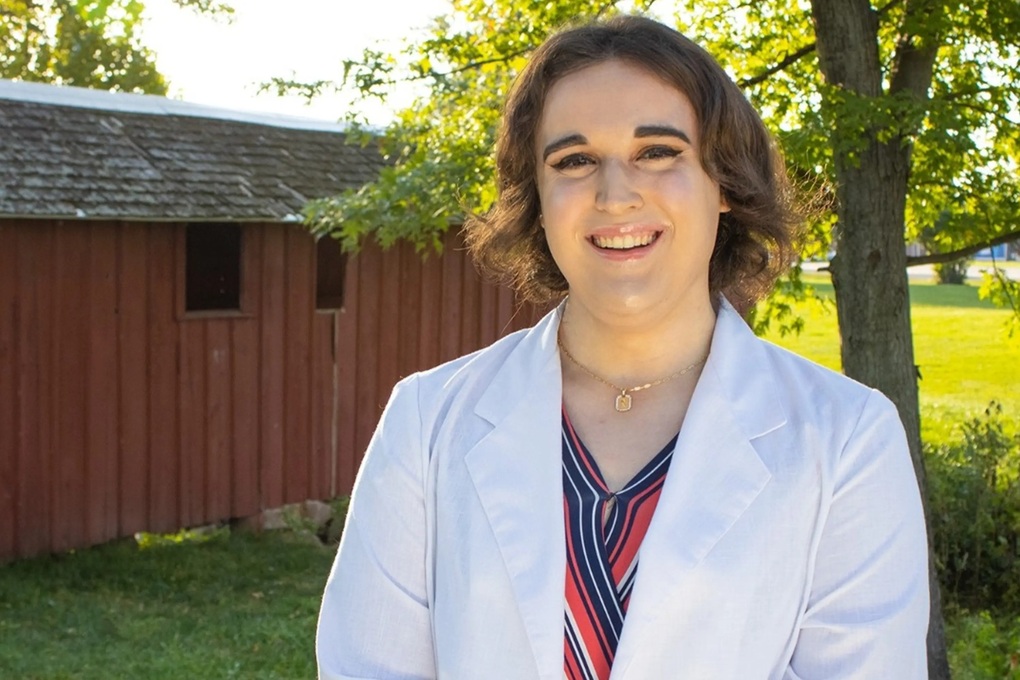 Màn lột xác ngoạn mục từ nam thành nữ của phóng viên truyền hình - 2