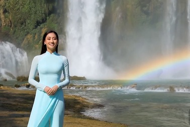 Lương Thùy Linh được đương kim hoa hậu khen ngợi khi thể hiện bản lĩnh trong phần thi Đối đầu