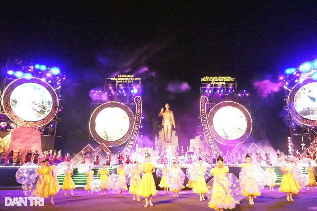 Gia-Lai_công-chieng-Tay-Nguyen_Phạm Hoàng3.jpeg Gia-Lai_công-chieng-Tay-Nguyen_Phạm Hoàng3.jpeg
