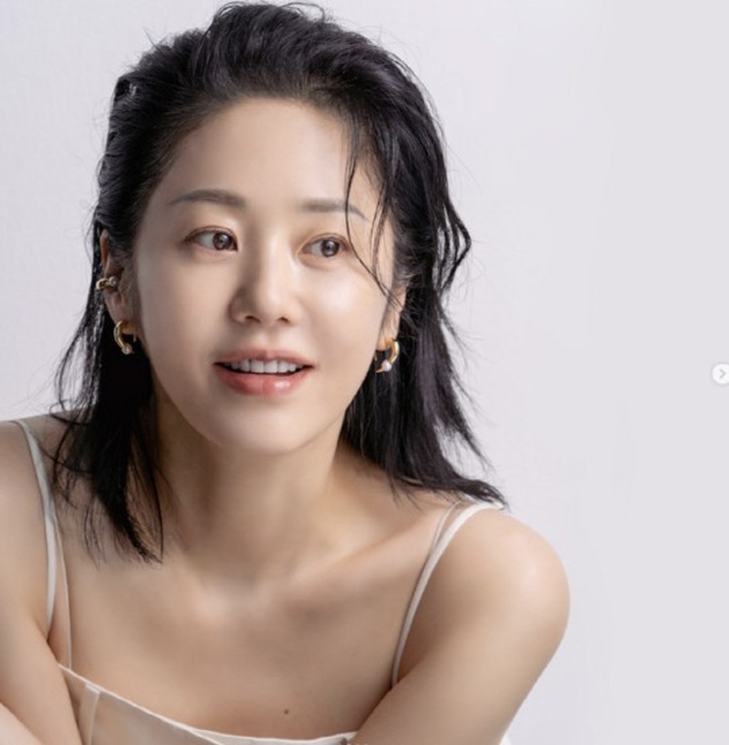 Biểu tượng nhan sắc xứ Hàn hồi phục sau cơn bạo bệnh ở tuổi 54 - 3 Biểu tượng nhan sắc xứ Hàn hồi phục sau cơn bạo bệnh ở tuổi 54 - 3