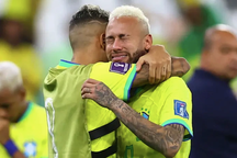Neymar để lộ tin nhắn, nhiều cầu thủ Brazil bị sốc sau thất bại