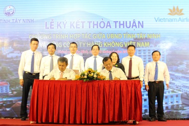 Vietnam Airlines ký kết thỏa thuận hợp tác với tỉnh Tây Ninh