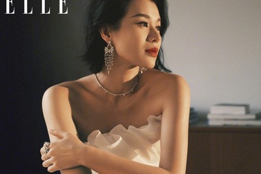 Hồ Hạnh Nhi khoe dáng gợi cảm khi mang thai 7 tháng