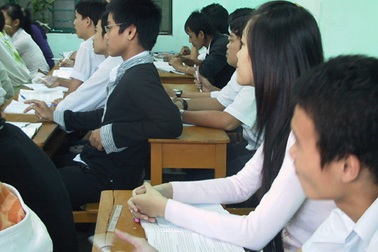 Hoa hậu Thùy Dung cùng thi Tốt nghiệp THPT