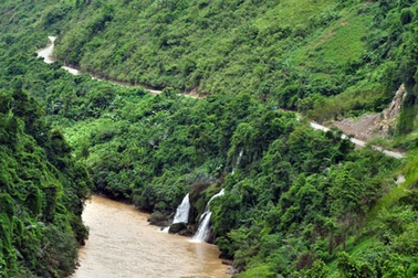 Ngỡ ngàng nơi thượng nguồn sông Đà