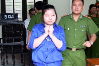 Gái bán dâm cùng chủ chứa buôn bán trẻ em