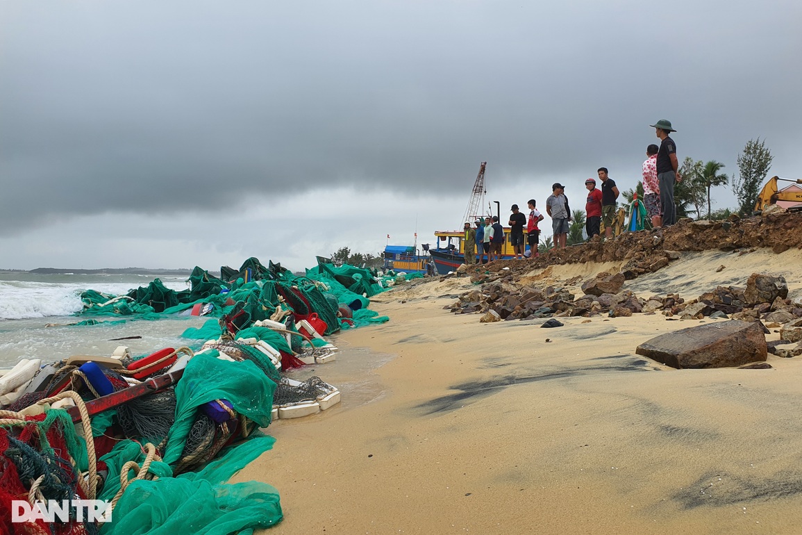 Khẩn cấp ứng phó hiện tượng thời tiết rất lạ chưa từng xảy ra ở Bình Định - 5 Khẩn cấp ứng phó hiện tượng thời tiết rất lạ chưa từng xảy ra ở Bình Định - 5
