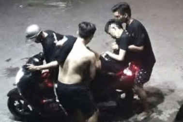Hơn 30 thanh thiếu niên hỗn chiến kinh hoàng, 3 người bị chém dã man