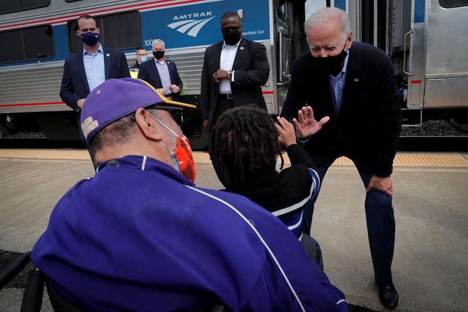 Ông Biden đổ bộ các bang chiến trường - 4 Ông Biden đổ bộ các bang chiến trường - 4