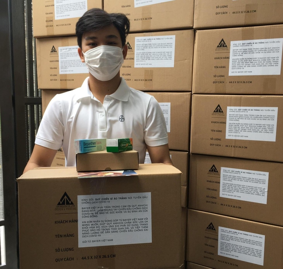 Bayer tri ân và hỗ trợ các chiến sĩ áo trắng tuyến đầu chống dịch Covid-19 - 3 Bayer tri ân và hỗ trợ các chiến sĩ áo trắng tuyến đầu chống dịch Covid-19 - 3