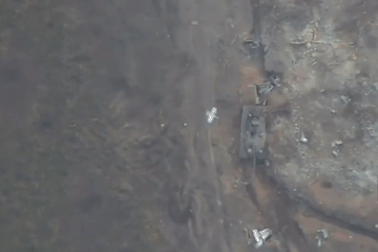 UAV sát thủ Nga bắn xuyên giáp, phá hủy "Kẻ săn mồi" ở Ukraine