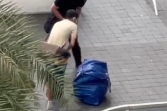 Truy bắt 2 người giấu thi thể nam giới trong túi ở TPHCM