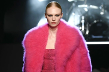 Xu hướng váy áo của mùa thu đông 2022