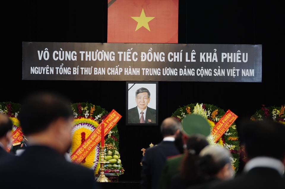 Lễ viếng nguyên Tổng Bí thư Lê Khả Phiêu - 17 Lễ viếng nguyên Tổng Bí thư Lê Khả Phiêu - 17