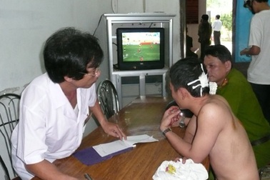 Khởi tố vụ cổ động viên bóng đá gây rối tại Nghệ An