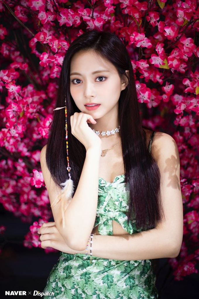 Twice &quot;lột xác&quot; phi thường với style mới nhưng mỹ nhân khiến netizen ấn tượng nhất không phải Tzuyu mà là người này - Ảnh 4.