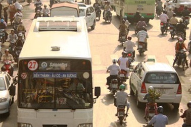 Xe buýt vẫn hoạt động ngày mùng 1 tết