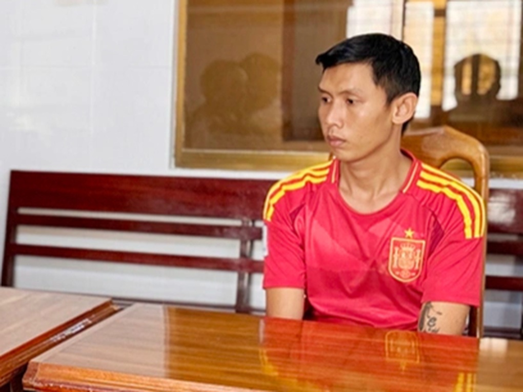 Tài xế xe ôm gục chết trên đường với nhiều vết đâm - 2 Tài xế xe ôm gục chết trên đường với nhiều vết đâm - 2