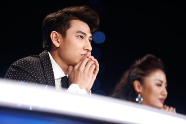 Isaac dựng tóc gáy khi nghe “Hoàng tử bolero” nhí hát