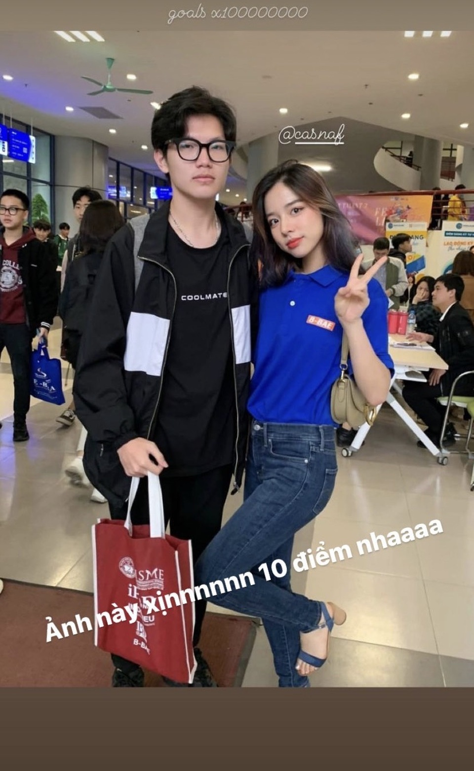 Hot girl ĐH Kinh tế quốc dân thành tâm điểm ở ngày hội tuyển sinh - 6 Hot girl ĐH Kinh tế quốc dân thành tâm điểm ở ngày hội tuyển sinh - 6