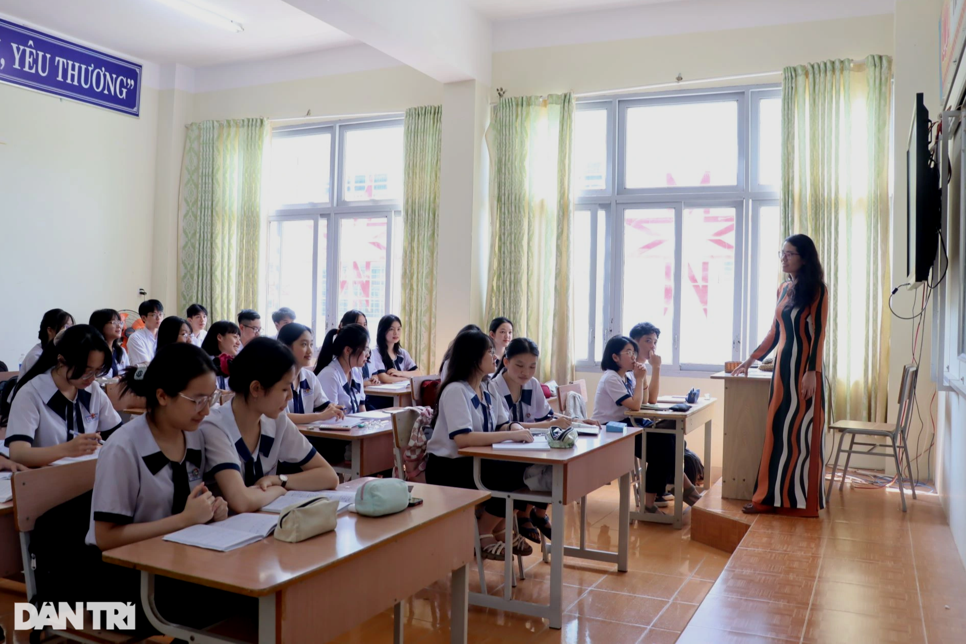 Lớp 12 văn sử Trường THPT Chuyên Nguyễn Du (Đắk Lắk) có 9 học sinh đạt giải HSG quốc gia (Ảnh: Thúy Diễm).