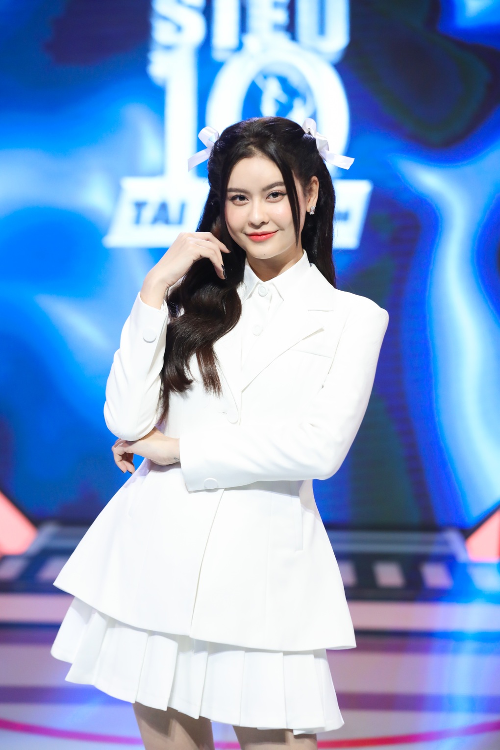 Trương Quỳnh Anh ngẫu hứng hát live, khoe nhan sắc không tuổi - 1 Trương Quỳnh Anh ngẫu hứng hát live, khoe nhan sắc không tuổi - 1