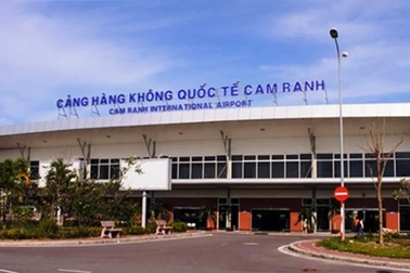 Nữ cán bộ hải quan sân bay quốc tế Cam Ranh bị bắt