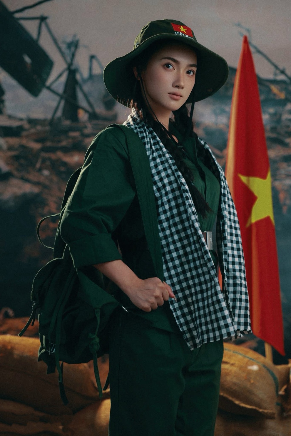 Á khôi người Dao gây sốt với bộ ảnh lấy cảm hứng từ “Mưa đỏ” - 1 Á khôi người Dao gây sốt với bộ ảnh lấy cảm hứng từ “Mưa đỏ” - 1