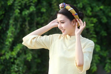 Theo chân Hoa hậu Ngọc Duyên tất bật ngày cuối năm