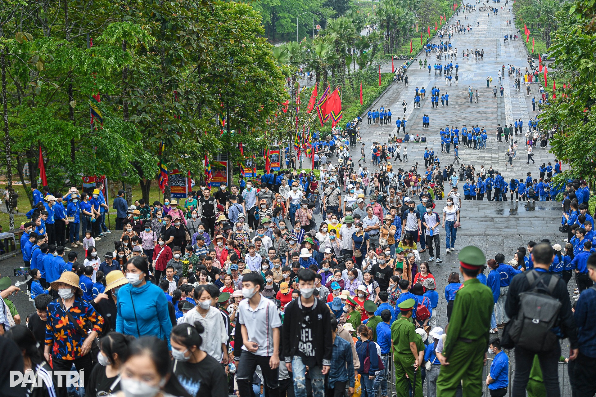 Chủ tịch nước Võ Văn Thưởng dâng hương tưởng nhớ các Vua Hùng - 5 Chủ tịch nước Võ Văn Thưởng dâng hương tưởng nhớ các Vua Hùng - 5