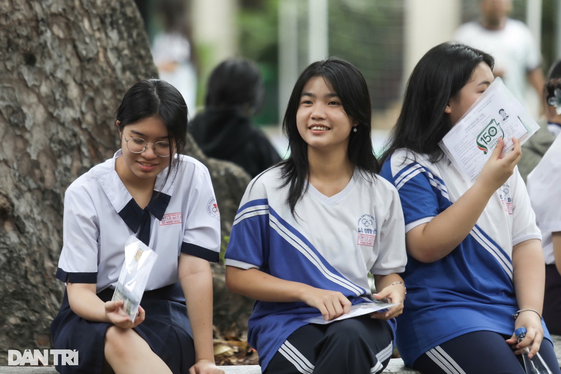 Thí sinh TPHCM rạng rỡ trong ngày làm thủ tục sự thi THPT - 13 Thí sinh TPHCM rạng rỡ trong ngày làm thủ tục sự thi THPT - 13